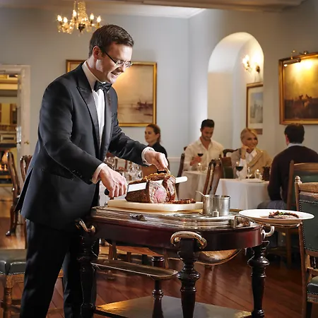 Hotel The Dunraven, Adare